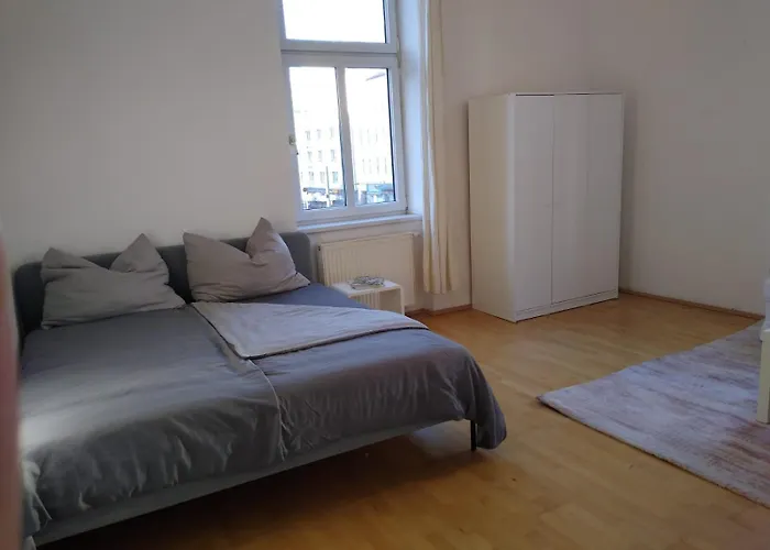 דירה With 2 Bedrooms And A Small Living *
