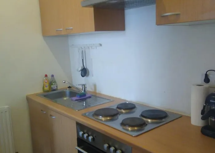 With 2 Bedrooms And A Small Living דירה *
