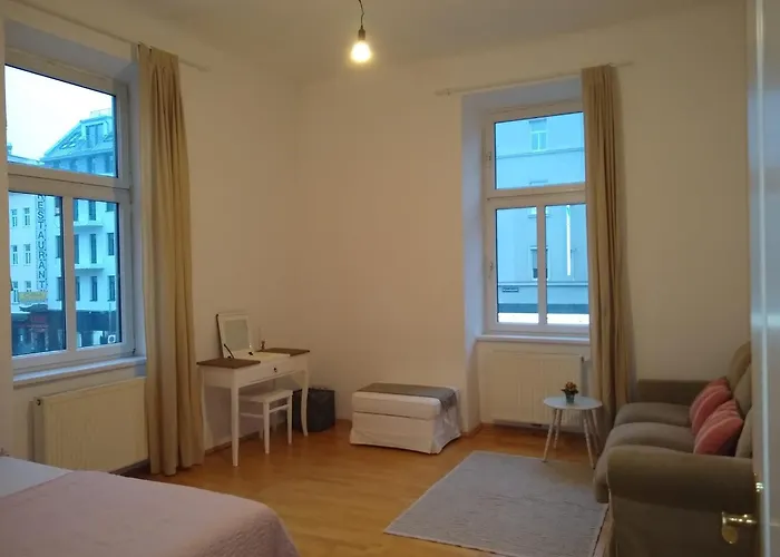 With 2 Bedrooms And A Small Living דירה